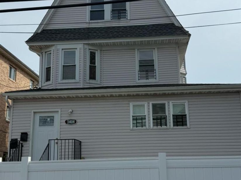 14-04 Dickens Street, Far Rockaway NY 11691