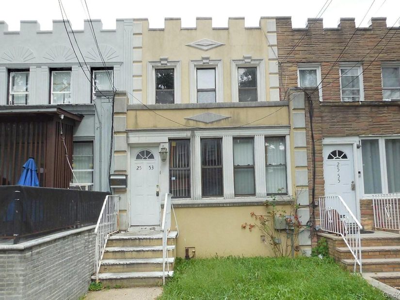 25-53 McIntosh Street, East Elmhurst NY 11369