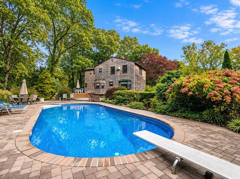 17 Gull Dip Road, Ridge NY 11961