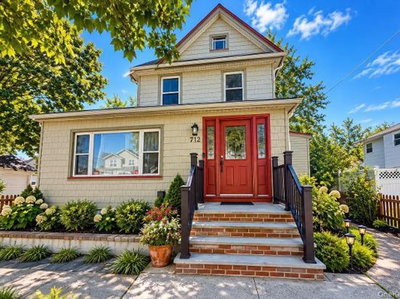 712 Parsonage Street, Baldwin NY 11510