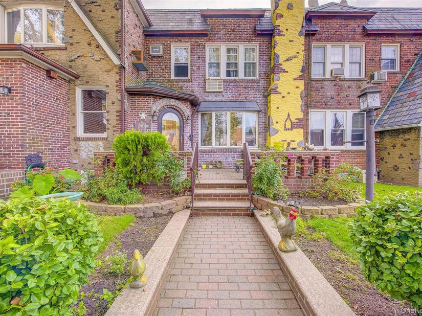 64-66 84th Place, Middle Village NY 11379