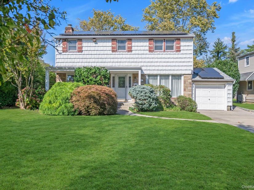 17 Joseph Street, New Hyde Park NY 11040