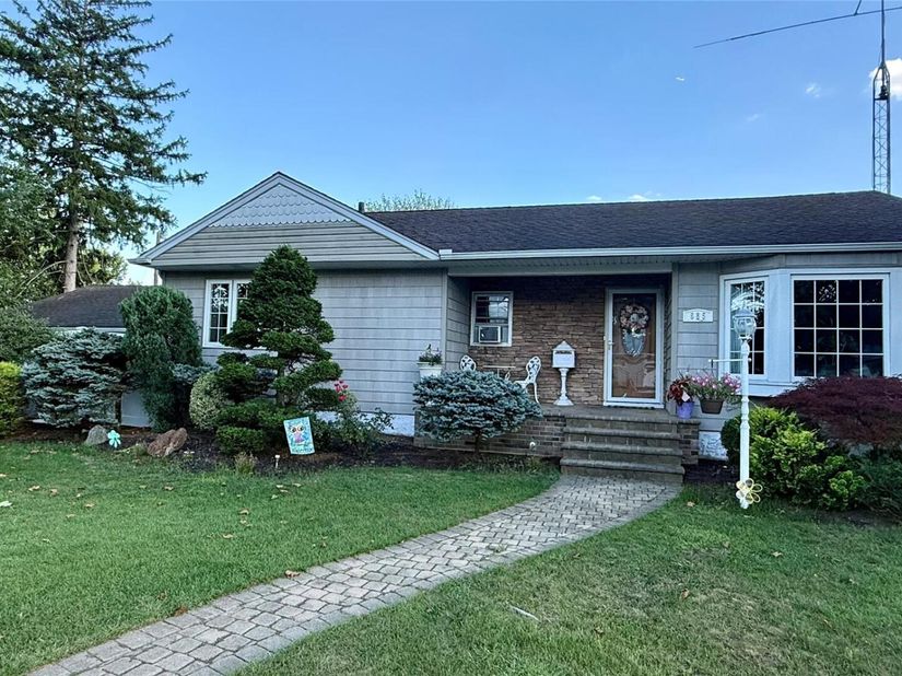 685 Seabury Avenue, Franklin Square NY 11010