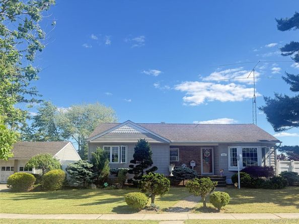 685 Seabury Avenue, Franklin Square NY 11010