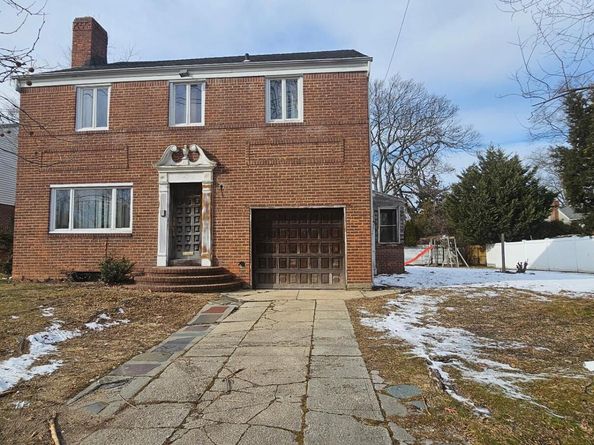 770 W Broadway, Woodmere NY 11598