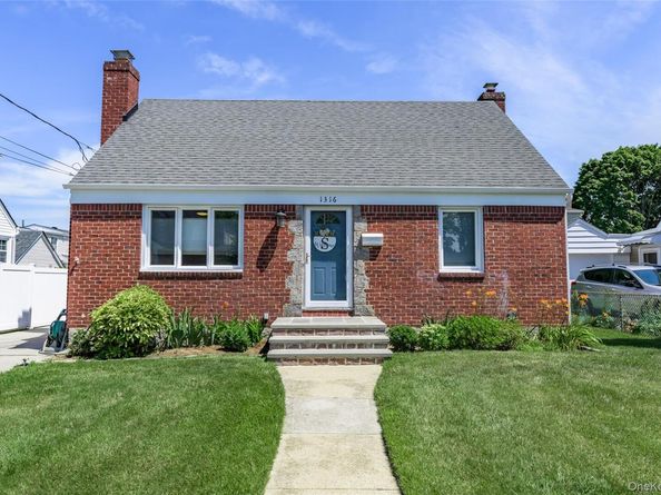 1316 Telegram Avenue, Elmont NY 11003
