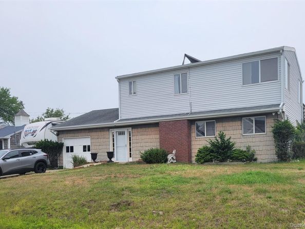 39 Barracuda Road, East Quogue NY 11942