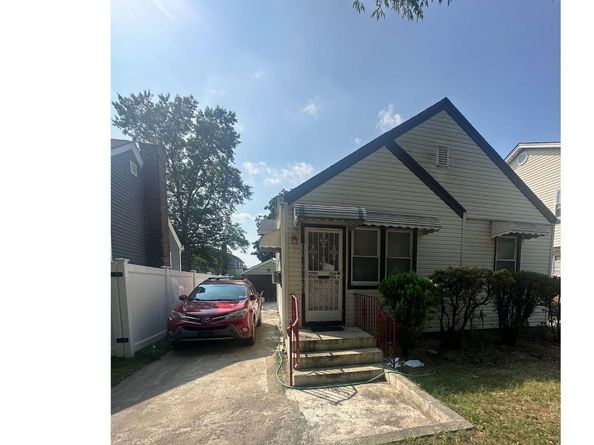 11836 236th Street, Cambria Heights NY 11411