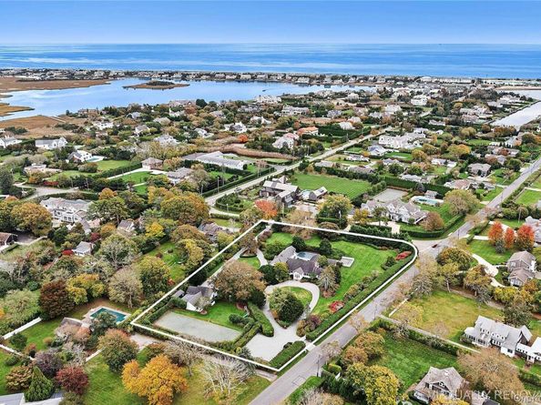 22 Bayfield Lane, Westhampton Beach NY 11978