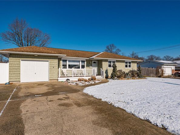 221 Young Street, West Babylon NY 11704
