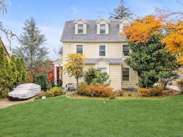 38-19 223rd St, Bayside NY 11361