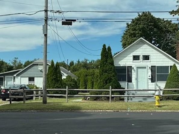 19 Carlson Lane, East Northport NY 11731