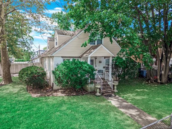 362 Langdon Boulevard, Rockville Centre NY 11570