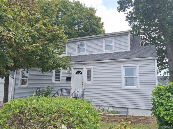 863 Prospect Avenue, Westbury NY 11590