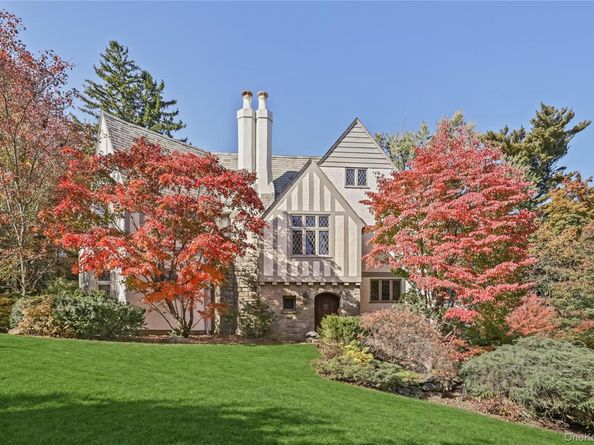 15 Carstensen Road, Scarsdale NY 10583