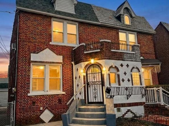 95-27 239th Street, Floral Park NY 11001