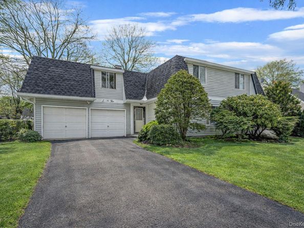 22 Meyer Lane, Medford NY 11763