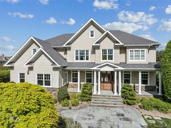 147 Eaton Lane, West Islip NY 11795