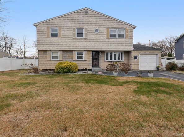 182 Evergreen Avenue, Brentwood NY 11717