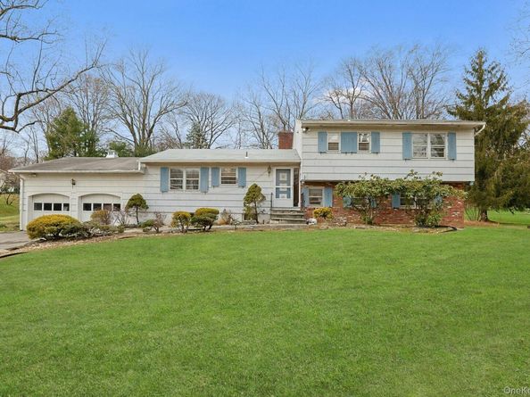 14 Aspen Way, Thornwood NY 10594