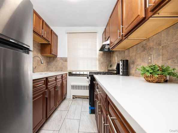 70-07 Park Drive E A, Kew Garden Hills NY 11367