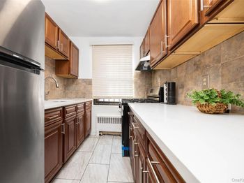 70-07 Park Drive E
