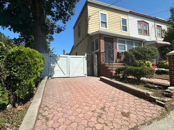 218-17 109th Avenue, Queens Village NY 11429