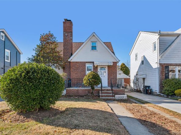 8516 253rd Street, Bellerose NY 11426