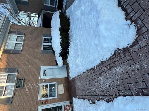 43 Springwood Drive, North Babylon NY 11703