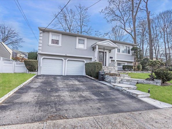 93 Searingtown Road, Albertson NY 11507