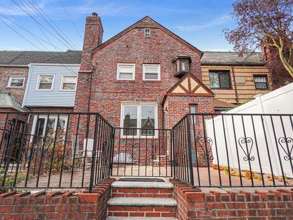 2521 Yates Avenue, Bronx NY 10469