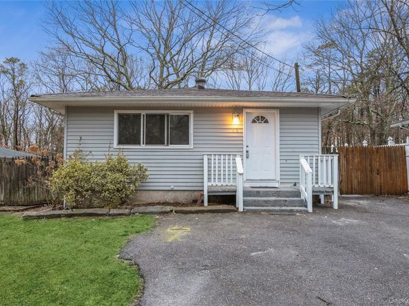 86 Stuyvesant Avenue, Mastic NY 11950