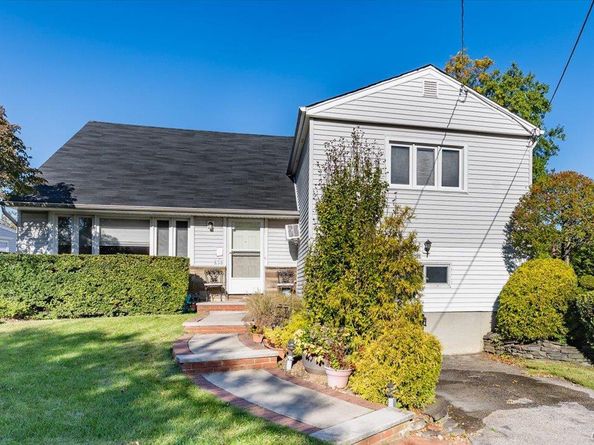 850 Ibsen Street, Woodmere NY 11598