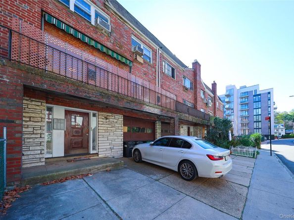11708 Curzon Road, Richmond Hill NY 11418