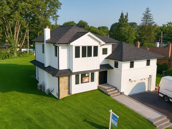 2040 Wellington Court, Westbury NY 11590