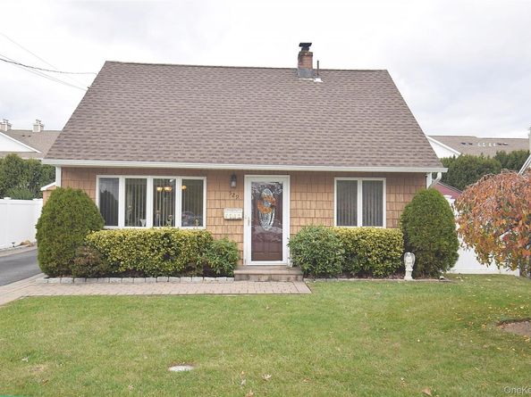 529 Lombard Street, North Babylon NY 11703