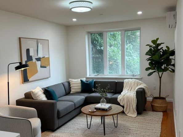 756 40th St 2R, Brooklyn NY 11232