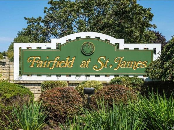 401 Cabot Court E, Saint James NY 11780