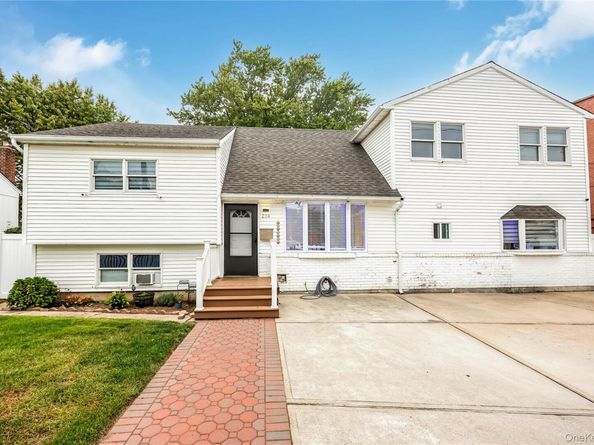 204 Bayside Avenue, Oceanside NY 11572
