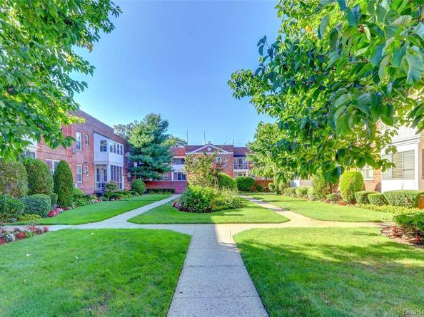 285 Central Avenue D7, Lawrence NY 11559