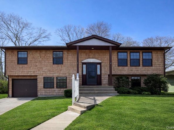 676 Bohemia Parkway, Sayville NY 11782