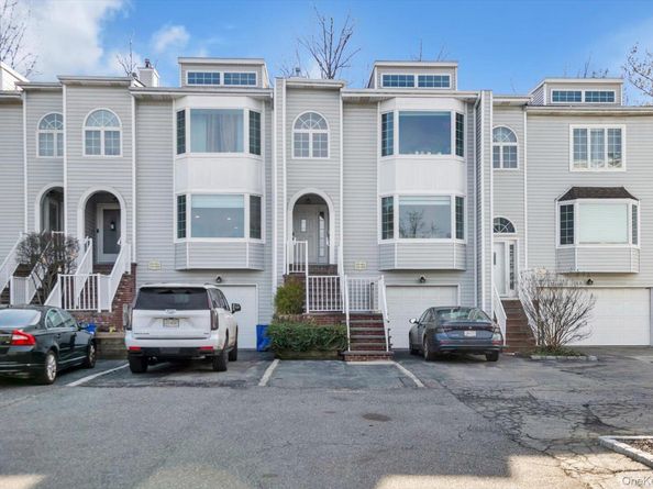 239-48B Oak Park Drive 7B, Douglaston NY 11362