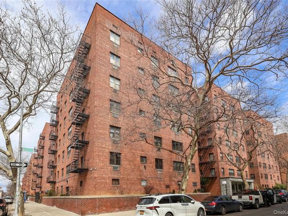 99-11 60th Avenue 4E, Corona NY 11368