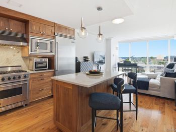 5 Renaissance Square