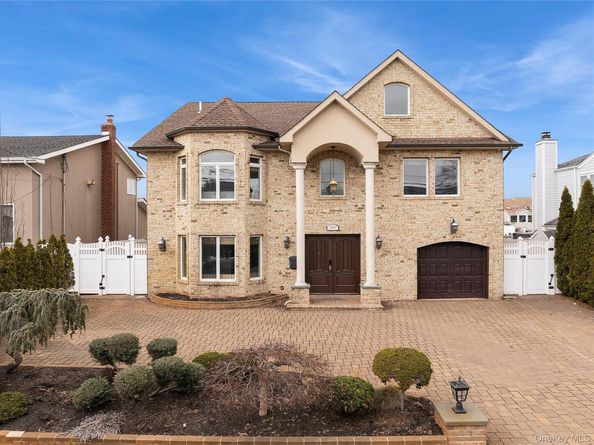 2904 Riverside Drive, Wantagh NY 11793
