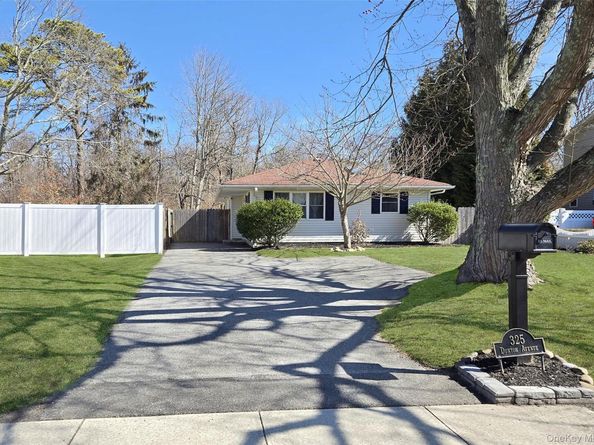 325 Dunton Avenue, East Patchogue NY 11772