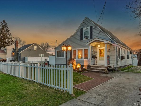708 Prospect Place, Bellmore NY 11710