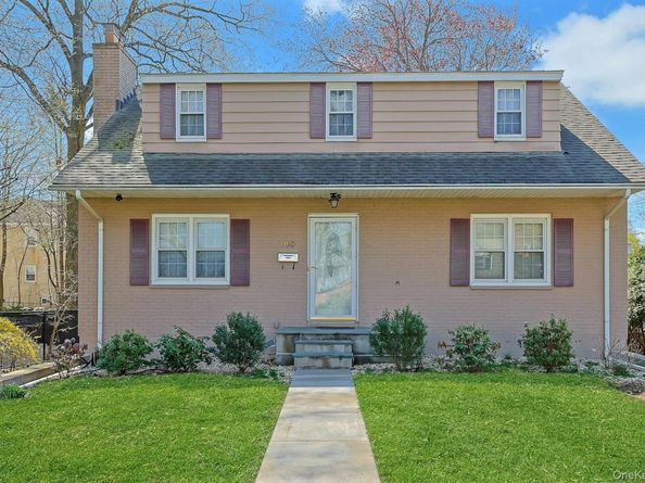 43 John Alden Road, New Rochelle NY 10801