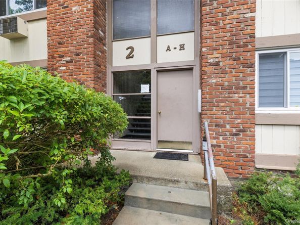 2 Woods End Circle E, Peekskill NY 10566