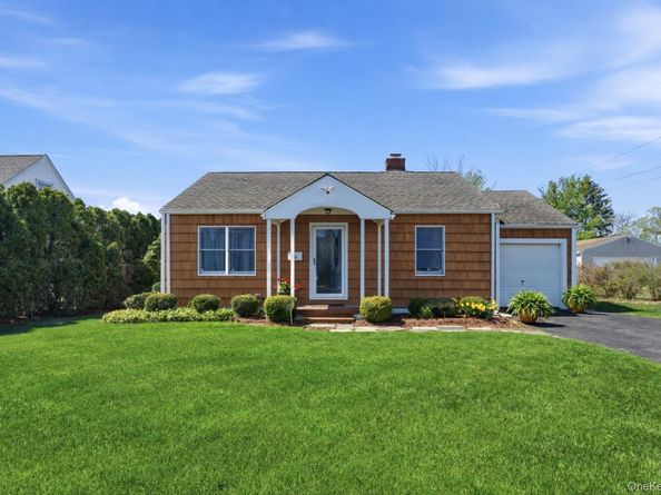 359 Fishel Avenue, Riverhead NY 11901
